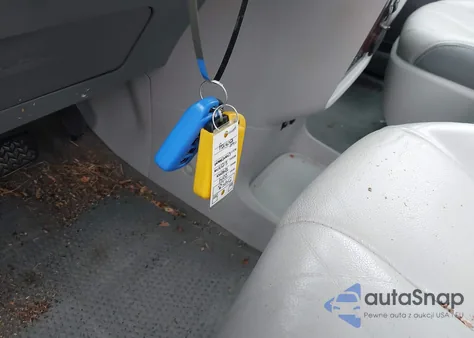 2014 Toyota Sienna Limited 7 Passenger z USA, uszkodzony, nr VIN 5TDDK3DC7ES091693